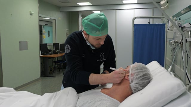 Colloquio medico - paziente prima dell’intervento chirurgico