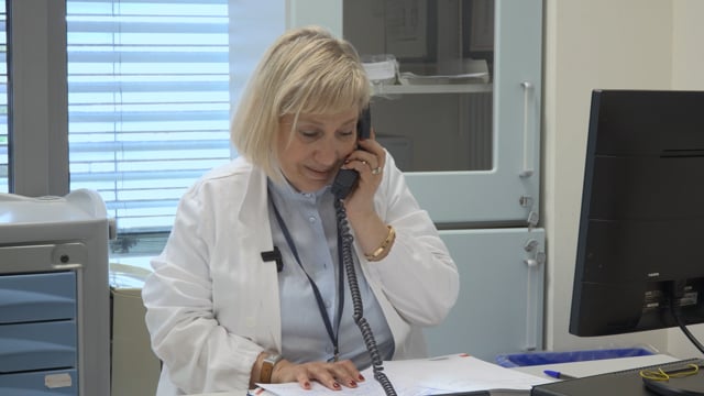 La segreteria la sta chiamando per gli esami pre-operatori